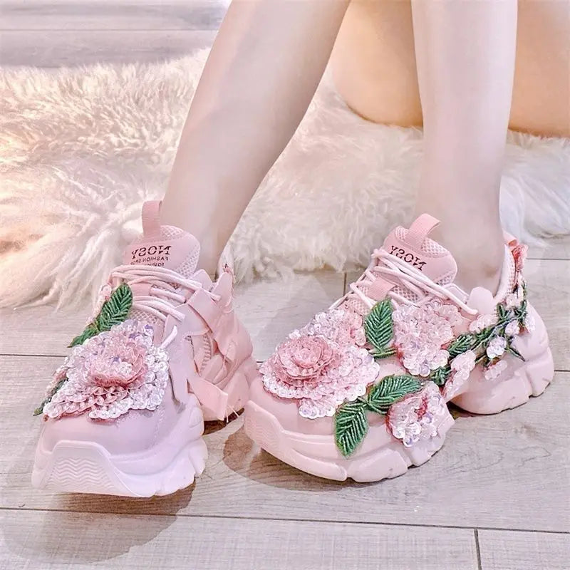 Sweet Cute Pink Women's Sports Shoes Designer Applique Embroidery Luxury Platform Shoes Lightweight Comfortable Girls Sneaker