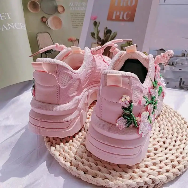 Sweet Cute Pink Women's Sports Shoes Designer Applique Embroidery Luxury Platform Shoes Lightweight Comfortable Girls Sneaker
